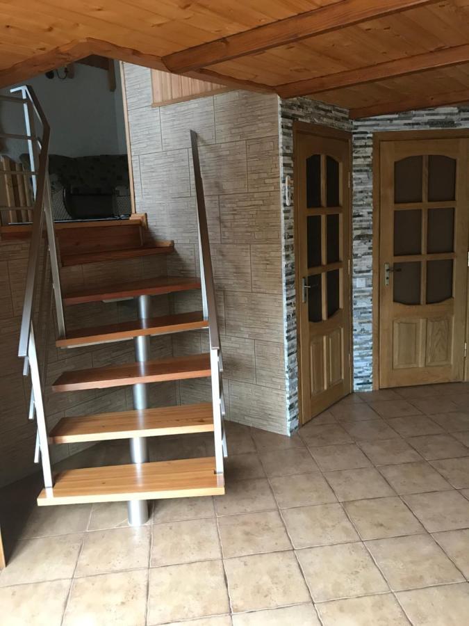 Vacation Home Yabluniv Bagian luar foto