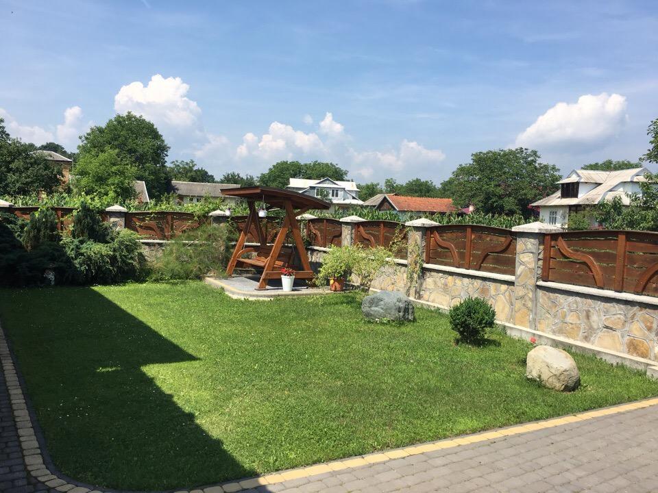 Vacation Home Yabluniv Bagian luar foto